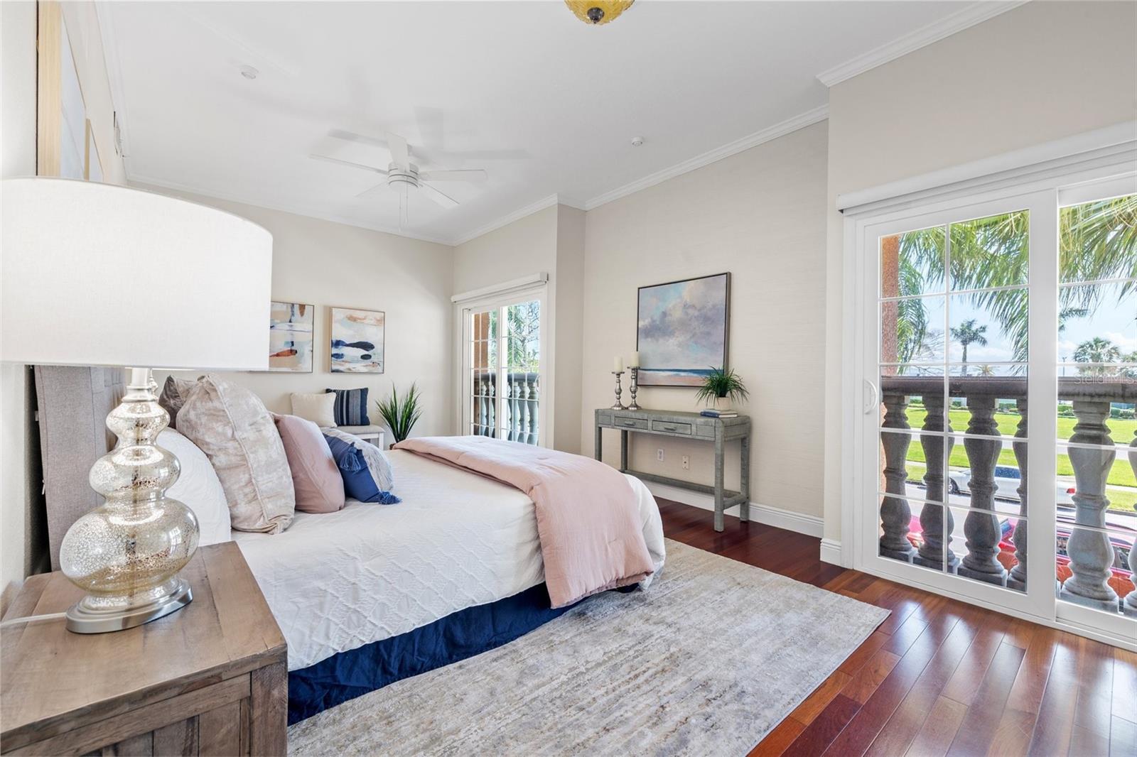 920 N SHORE DR NE, ST PETERSBURG, FL, 33701