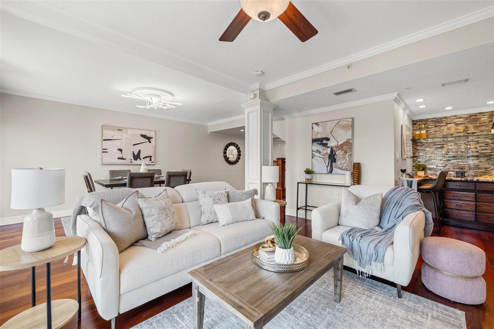 920 N SHORE DR NE, ST PETERSBURG, FL, 33701