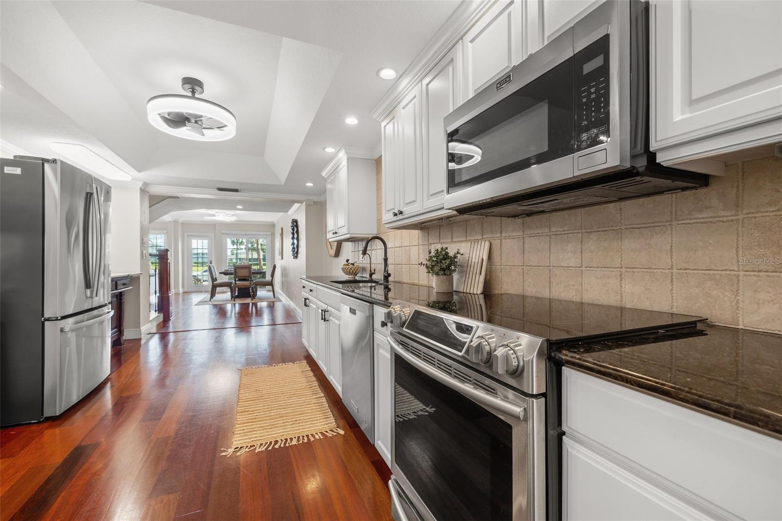 920 N SHORE DR NE, ST PETERSBURG, FL, 33701