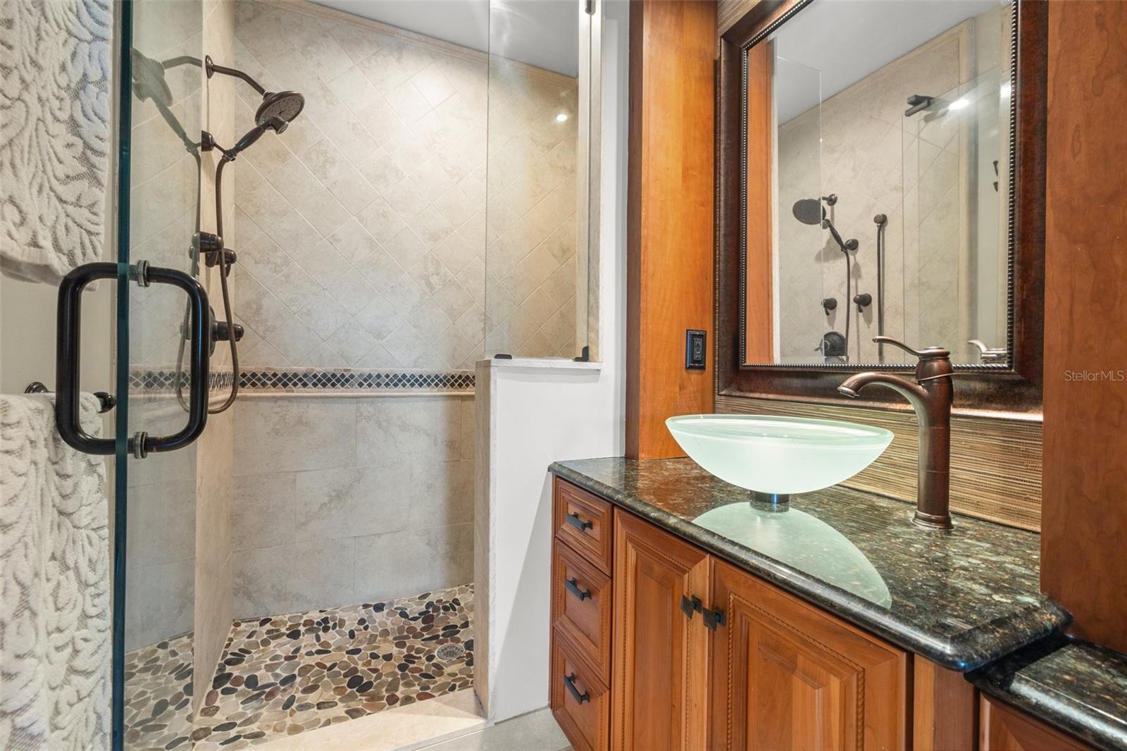 920 N SHORE DR NE, ST PETERSBURG, FL, 33701