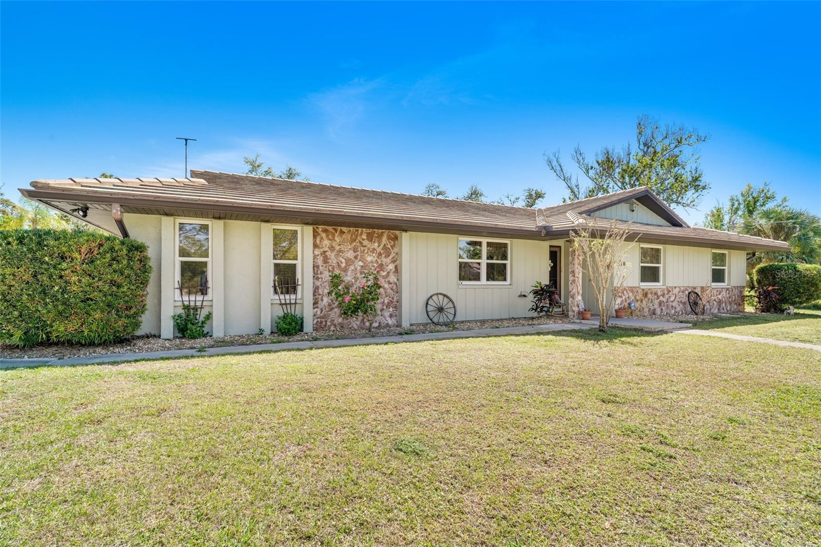 1110 GLADSTONE BLVD, ENGLEWOOD, FL, 34223
