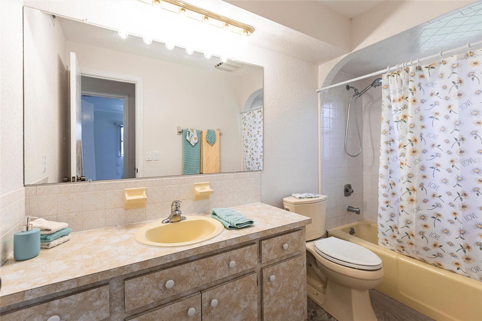 18462 ALPHONSE CIR, PORT CHARLOTTE, FL, 33948