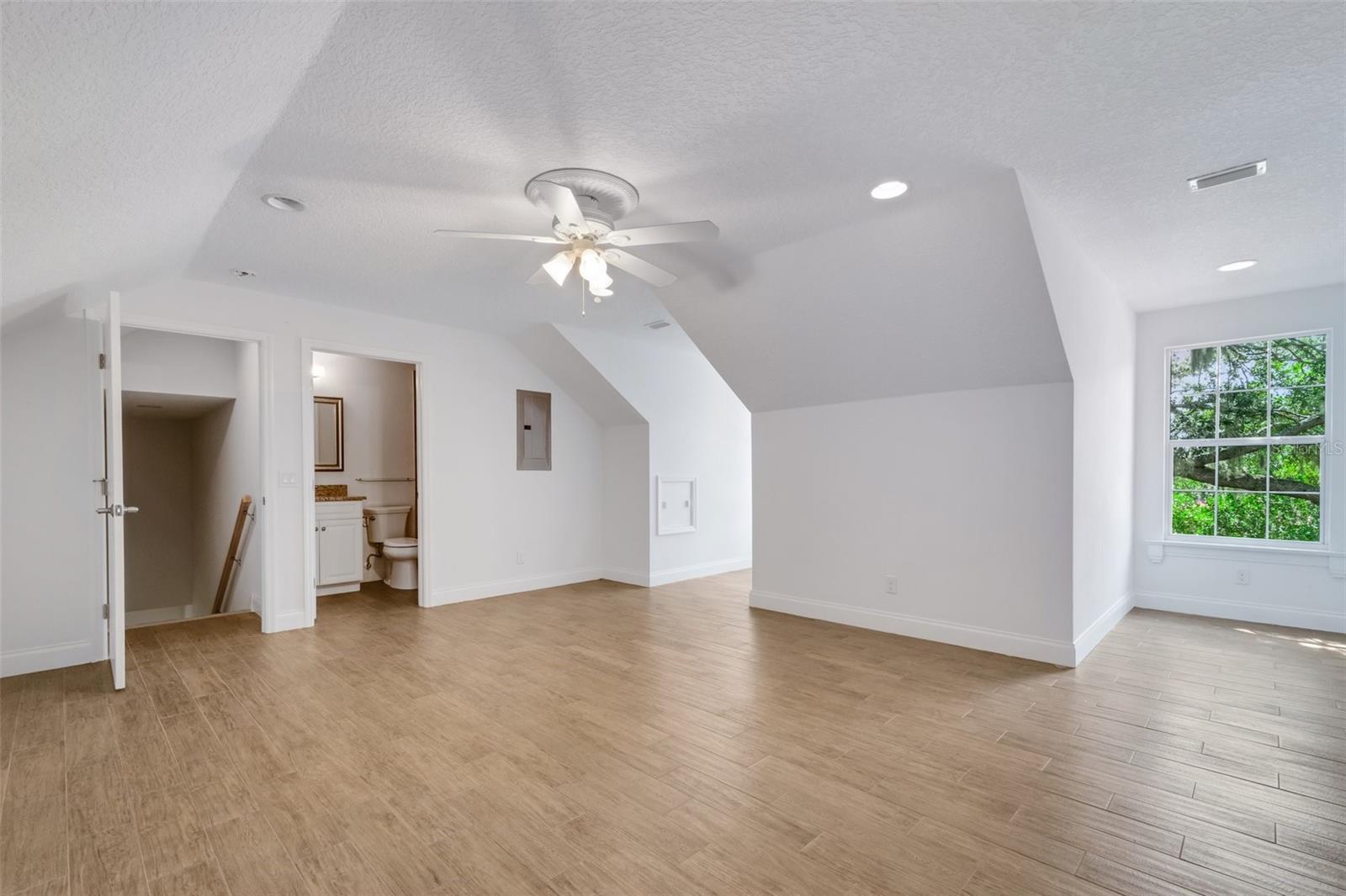 6704 CRESCENT LAKE DR, LAKELAND, FL, 33813