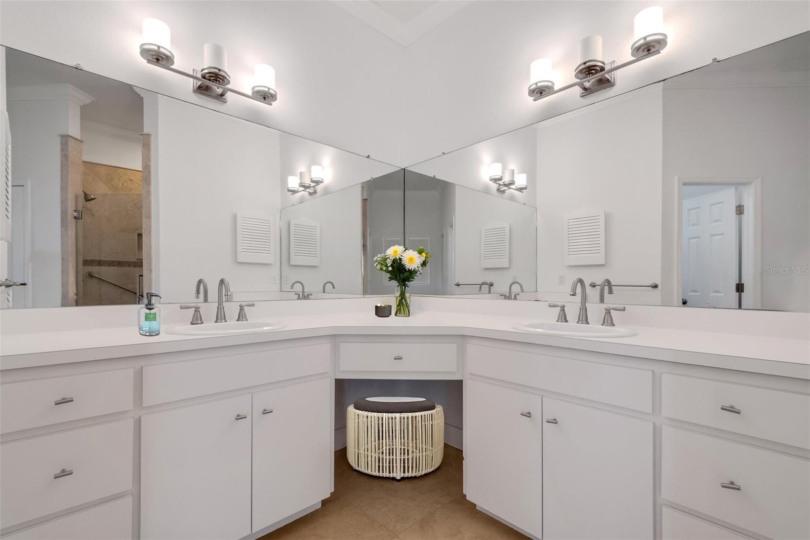 6704 CRESCENT LAKE DR, LAKELAND, FL, 33813