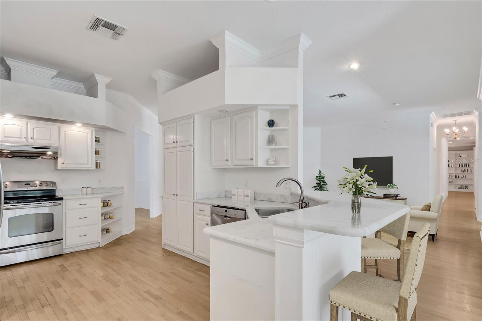 6704 CRESCENT LAKE DR, LAKELAND, FL, 33813