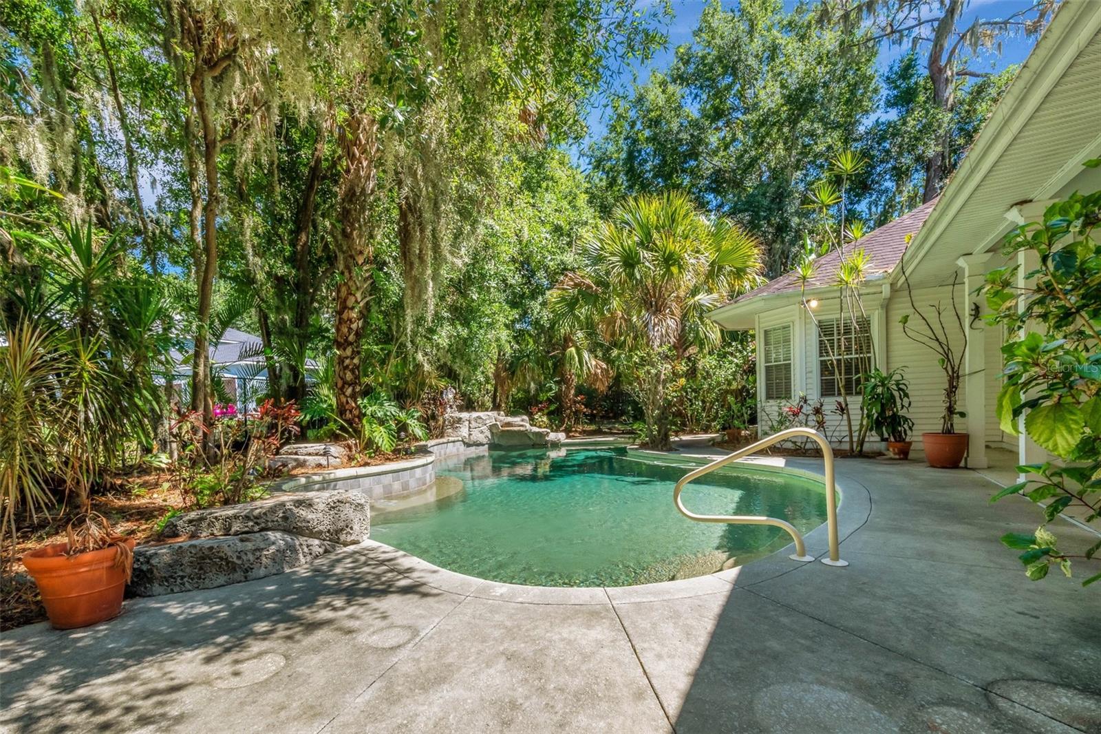 6704 CRESCENT LAKE DR, LAKELAND, FL, 33813
