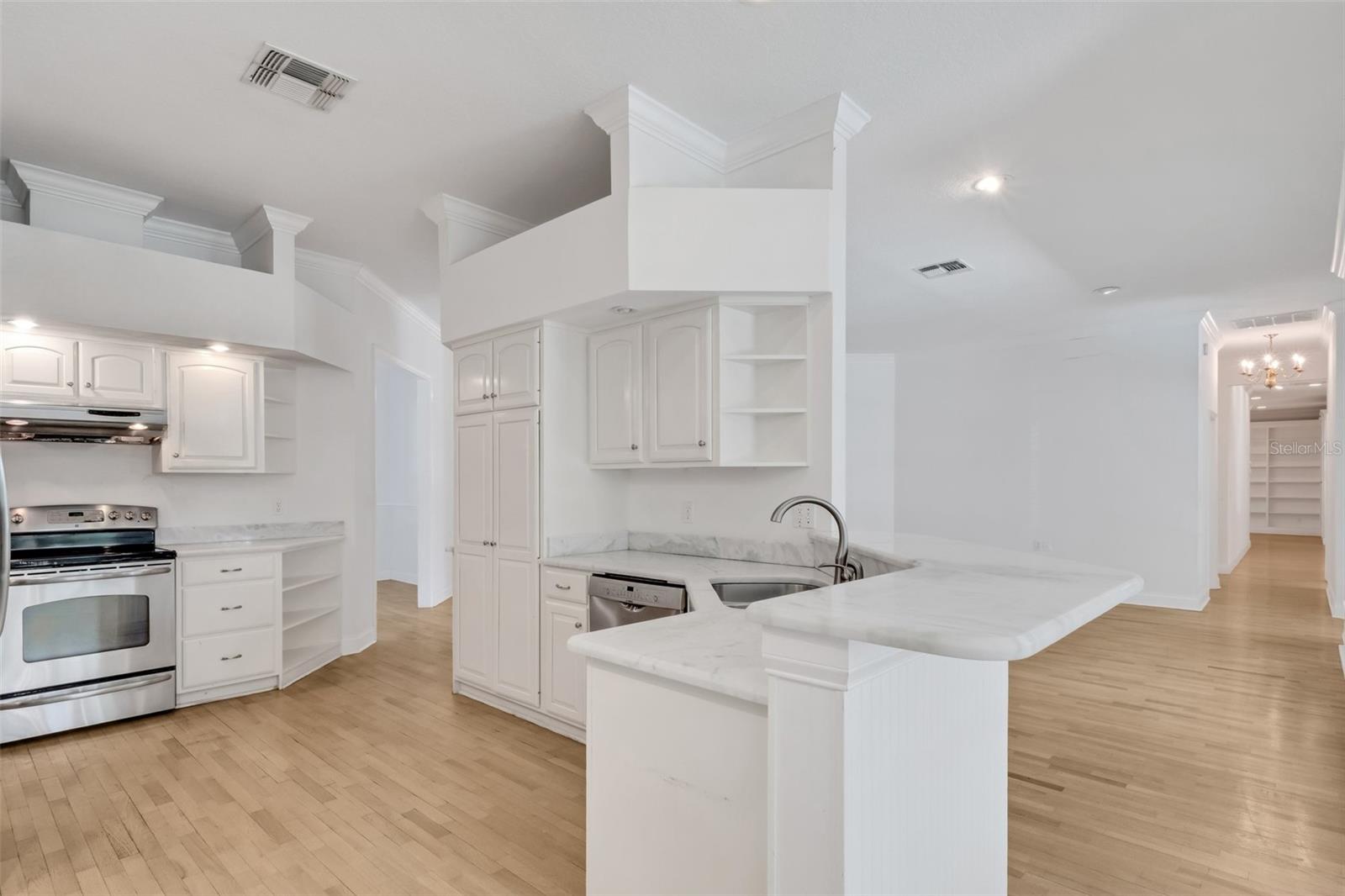 6704 CRESCENT LAKE DR, LAKELAND, FL, 33813