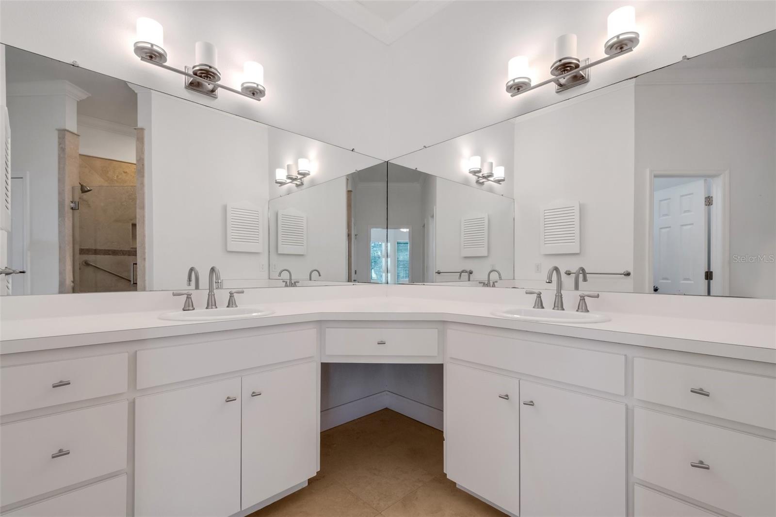 6704 CRESCENT LAKE DR, LAKELAND, FL, 33813
