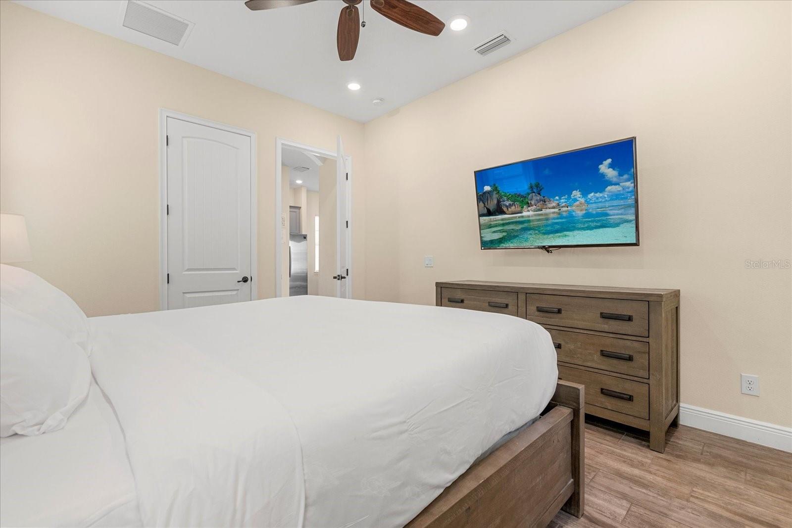 8053 LOST SHAKER LN, KISSIMMEE, FL, 34747