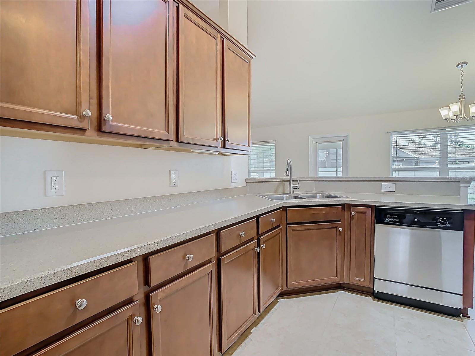 2433 FAIRVIEW RD, SPRING HILL, FL, 34609