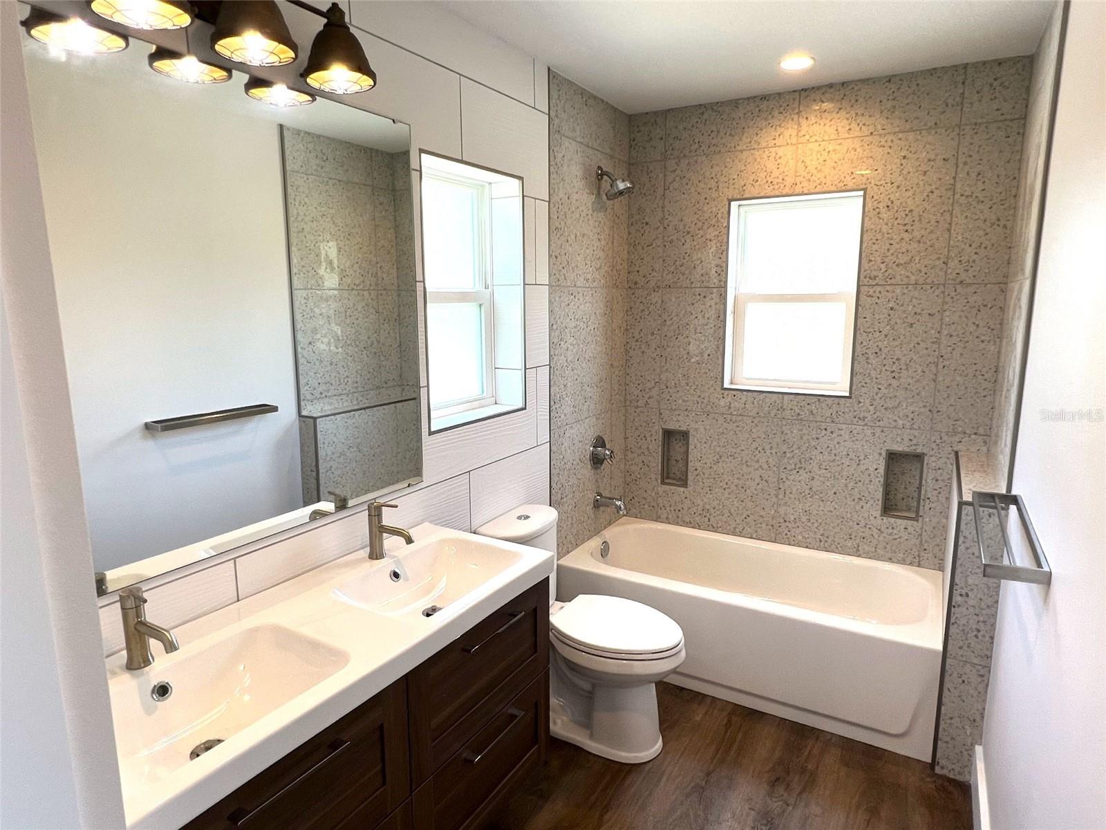 2066 ROSELAWN ST, SARASOTA, FL, 34231