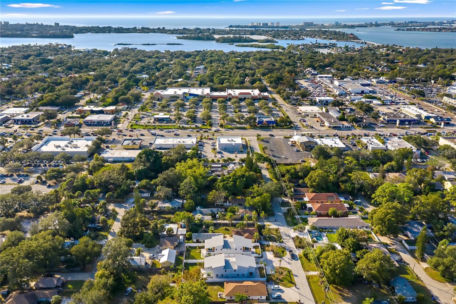 2066 ROSELAWN ST, SARASOTA, FL, 34231
