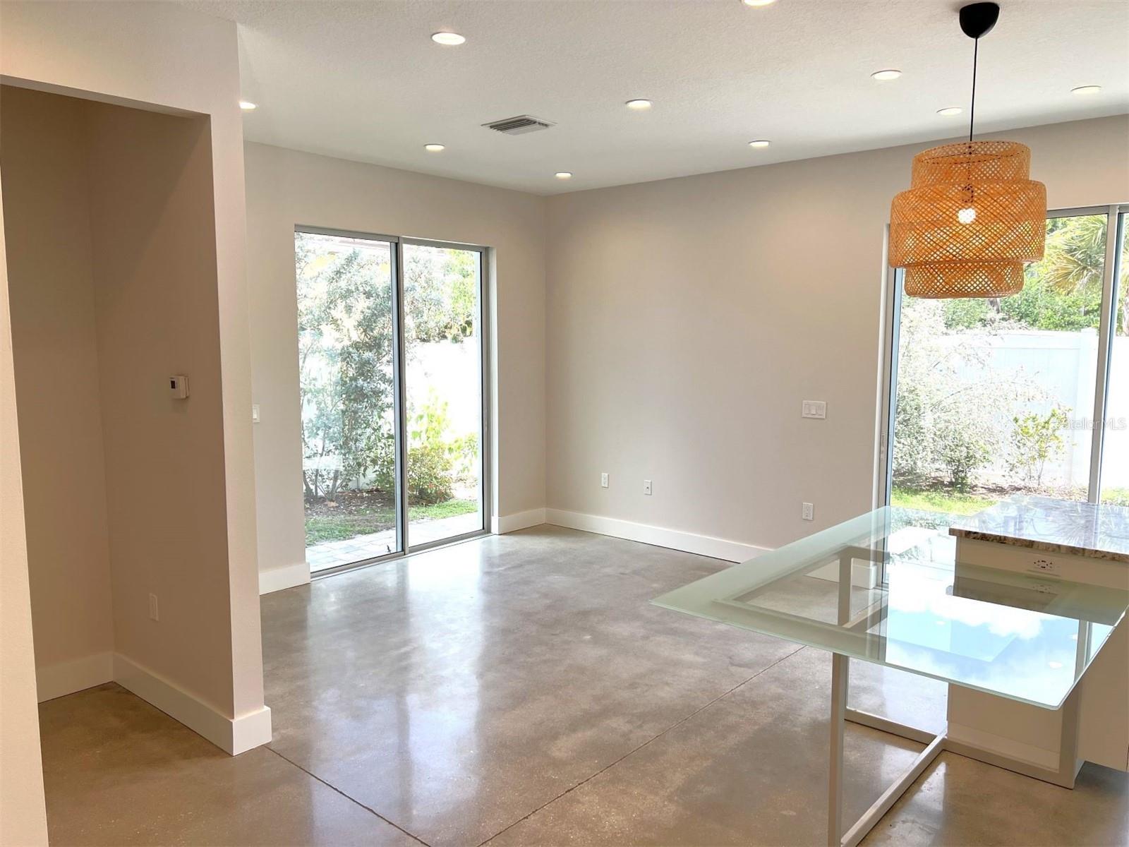 2066 ROSELAWN ST, SARASOTA, FL, 34231