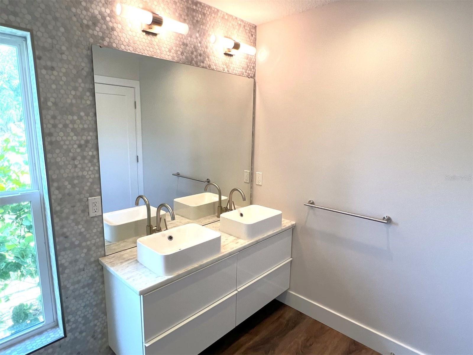 2066 ROSELAWN ST, SARASOTA, FL, 34231