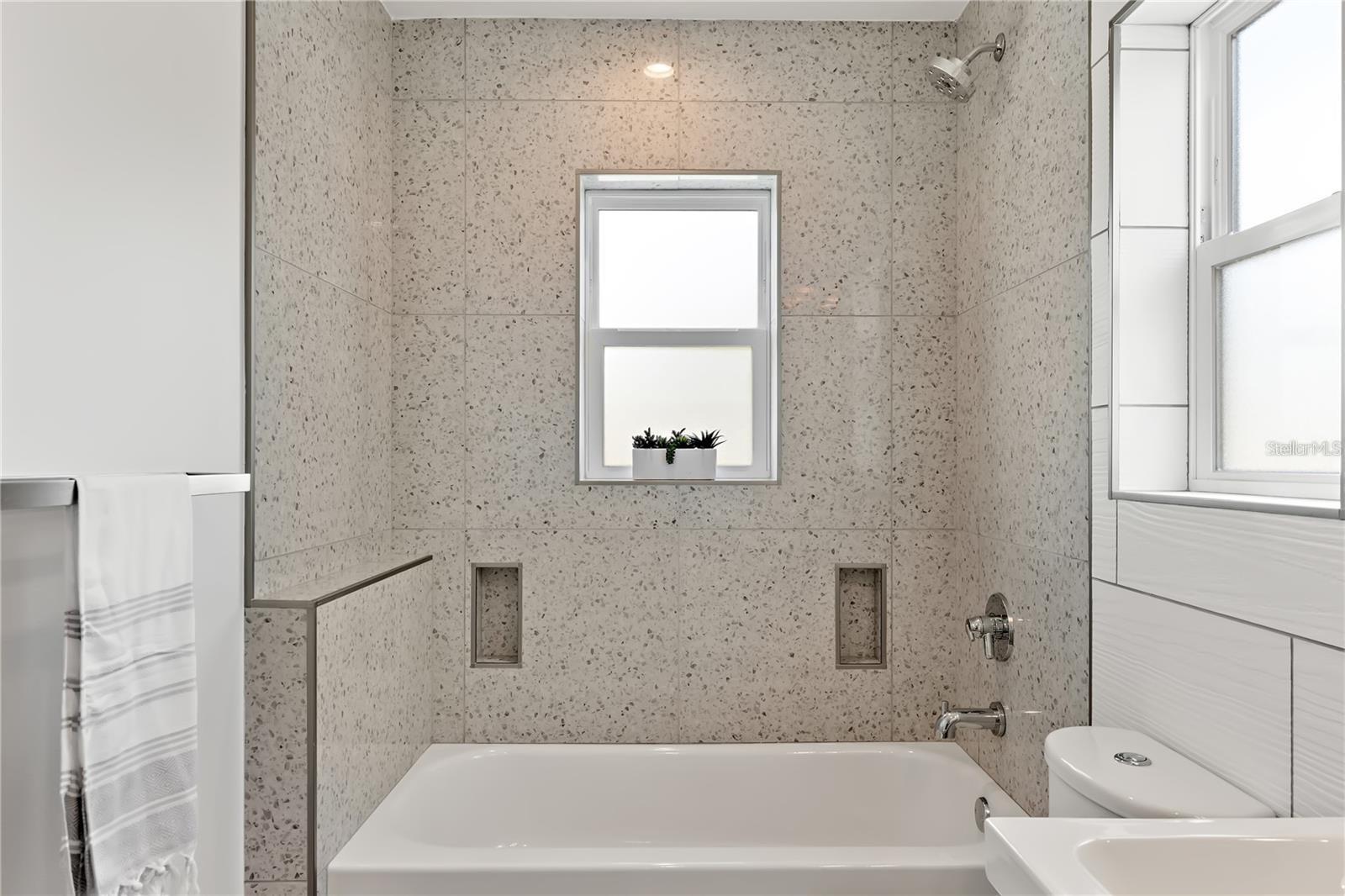 2066 ROSELAWN ST, SARASOTA, FL, 34231