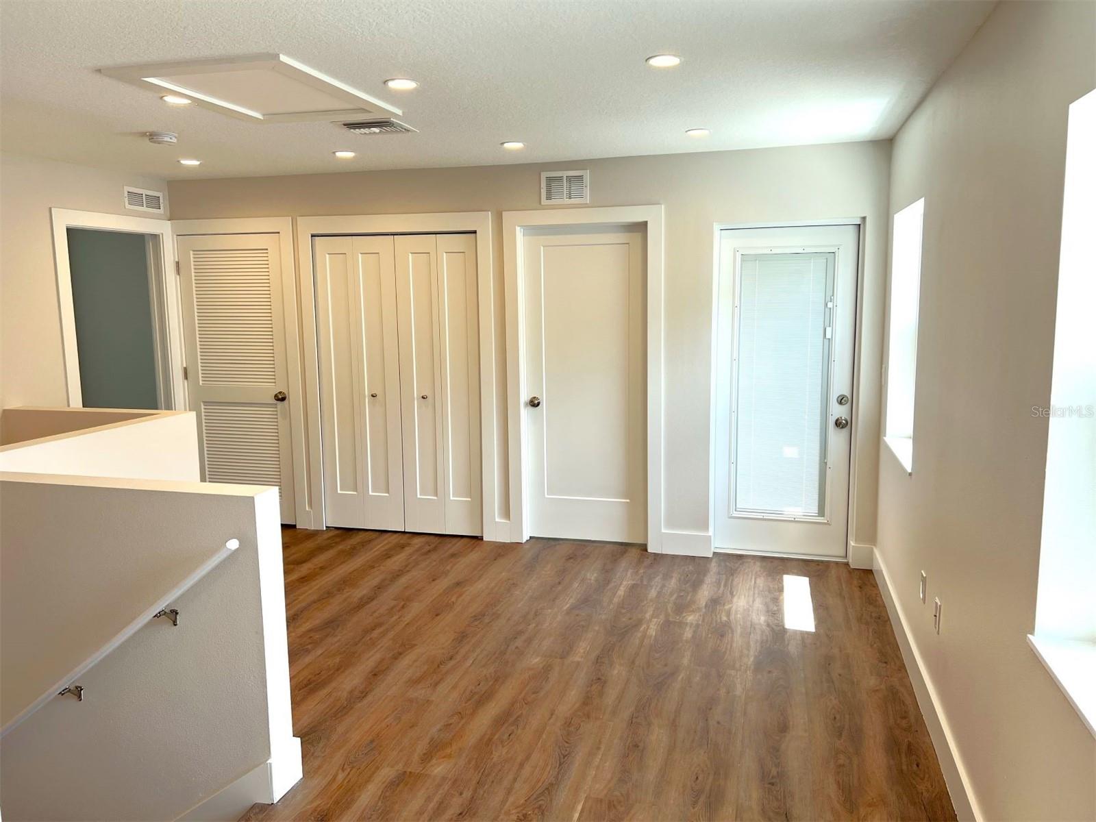 2066 ROSELAWN ST, SARASOTA, FL, 34231