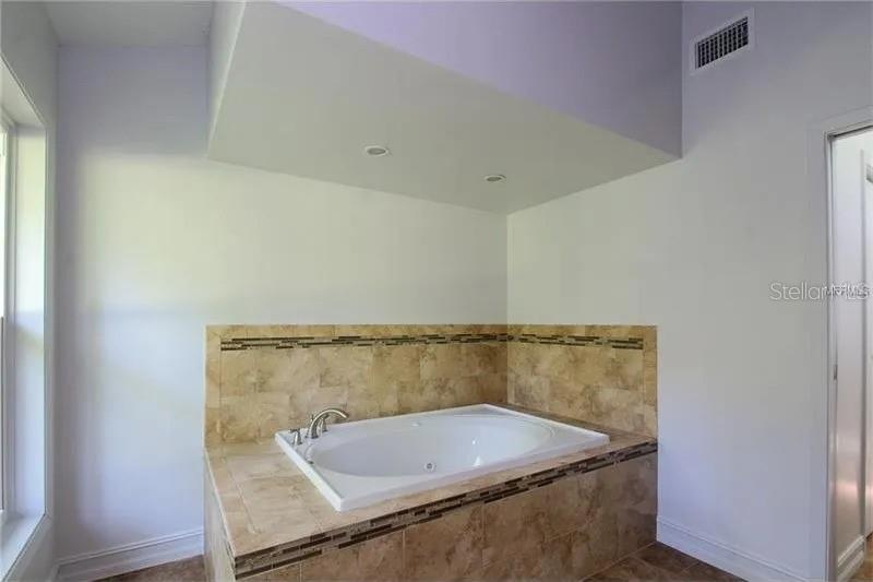 39127 PRETTY POND RD, ZEPHYRHILLS, FL, 33540