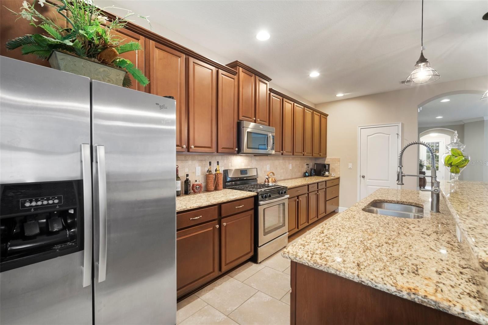 513 MANNS HARBOR DR, APOLLO BEACH, FL, 33572