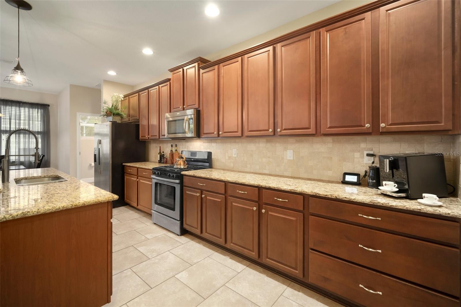513 MANNS HARBOR DR, APOLLO BEACH, FL, 33572