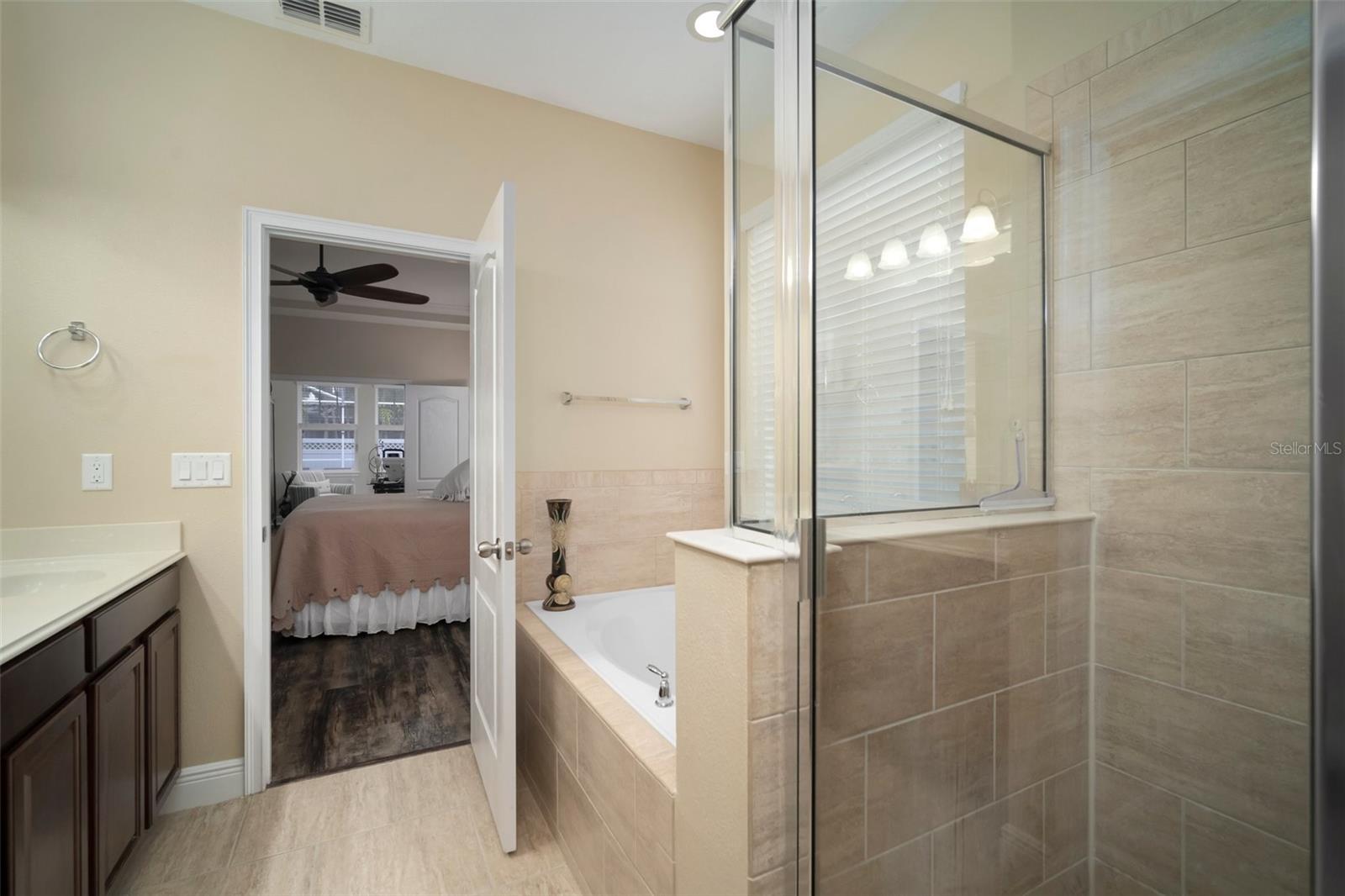 513 MANNS HARBOR DR, APOLLO BEACH, FL, 33572