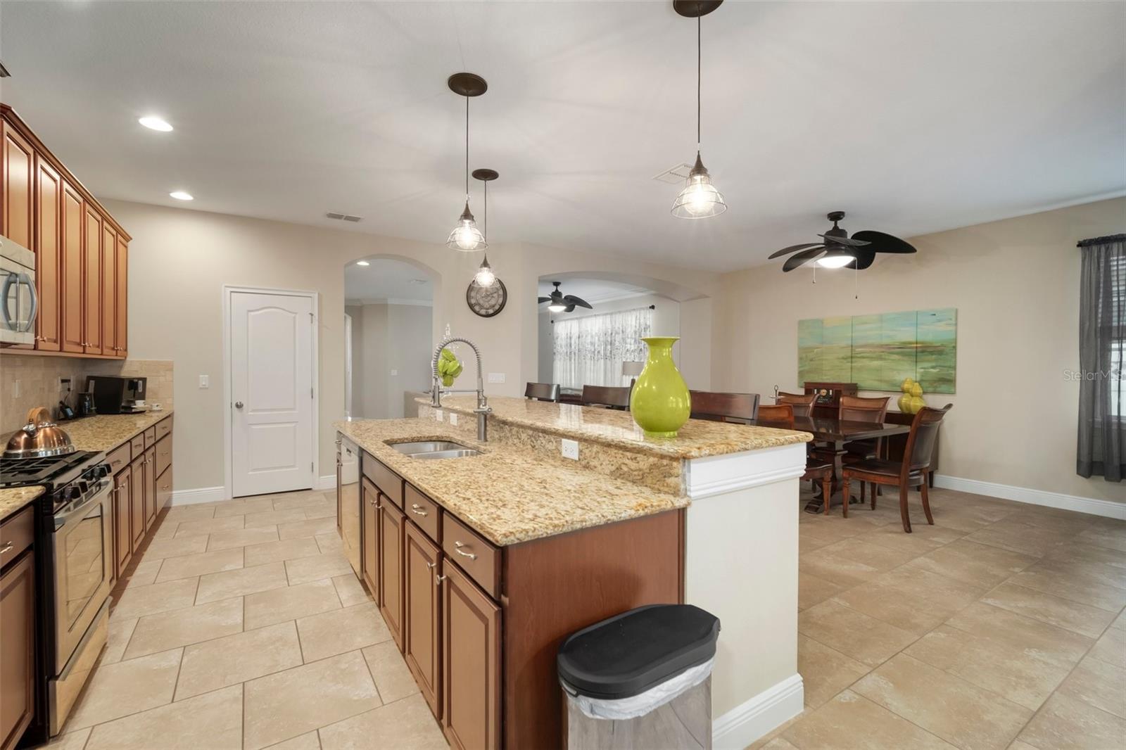 513 MANNS HARBOR DR, APOLLO BEACH, FL, 33572