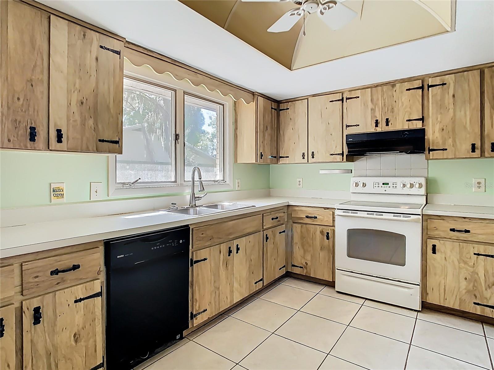 7150 PARK DR, NEW PORT RICHEY, FL, 34652