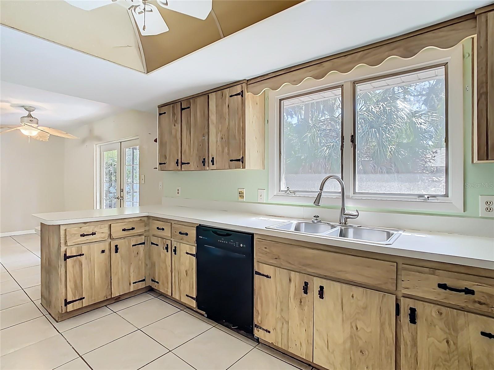 7150 PARK DR, NEW PORT RICHEY, FL, 34652