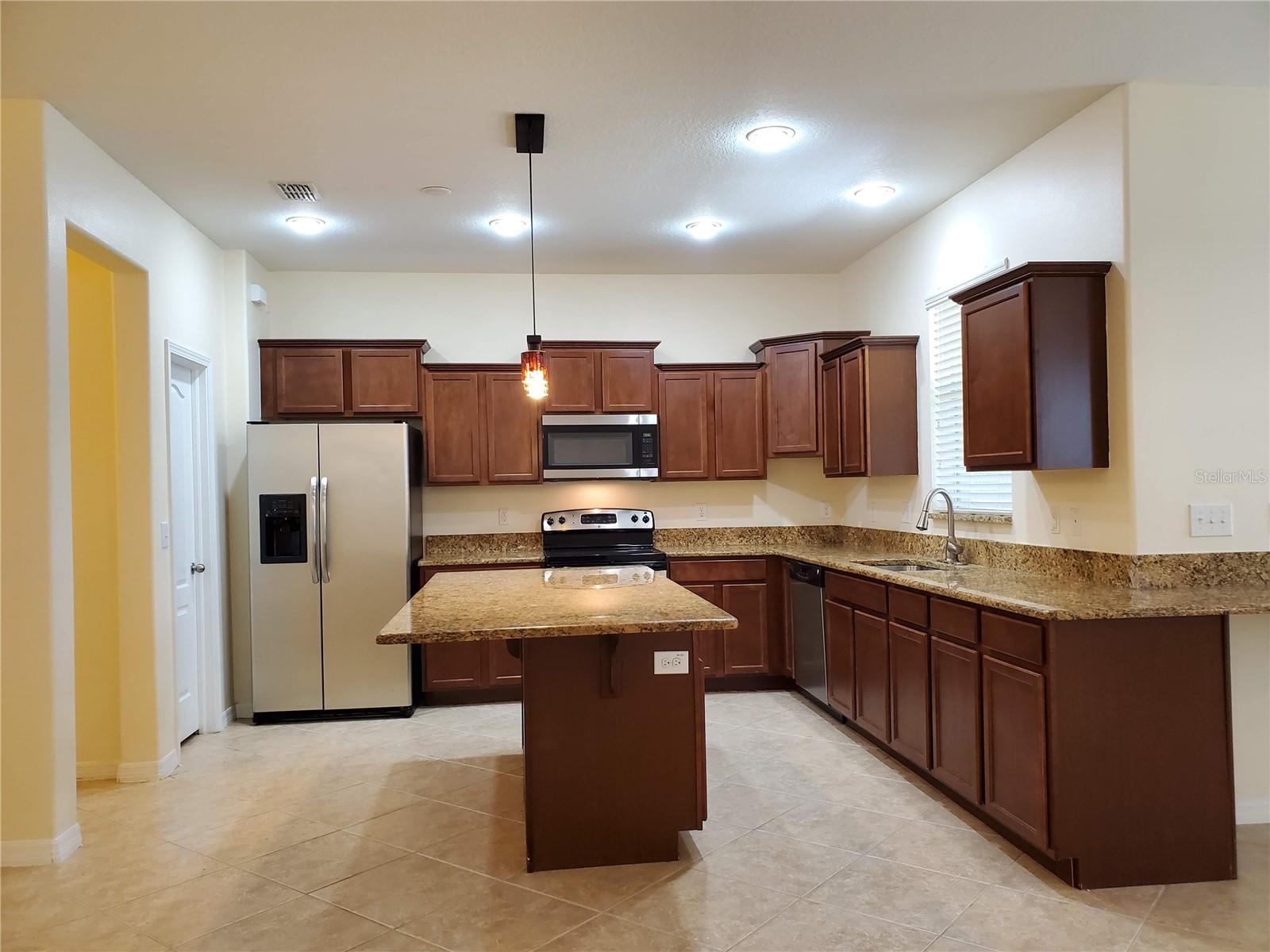 20214 INDIAN ROSEWOOD DR, TAMPA, FL, 33647