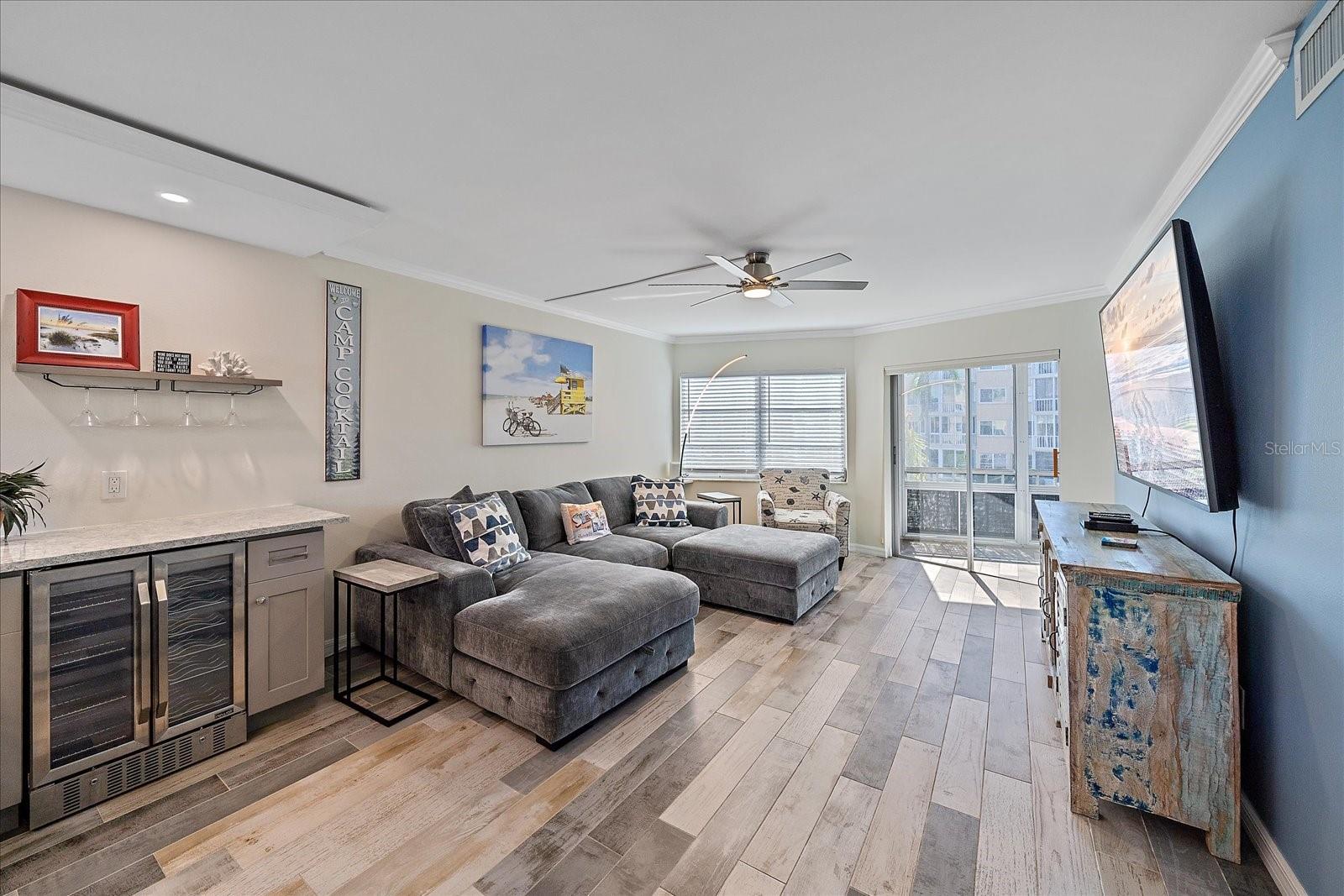 1250 N PORTOFINO DR #203, SARASOTA, FL, 34242