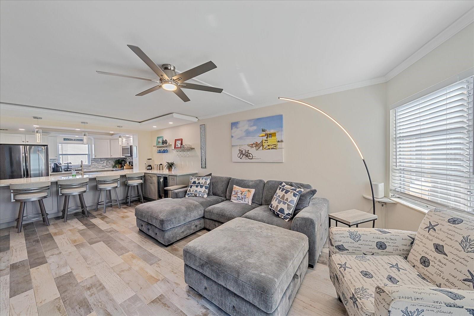 1250 N PORTOFINO DR #203, SARASOTA, FL, 34242