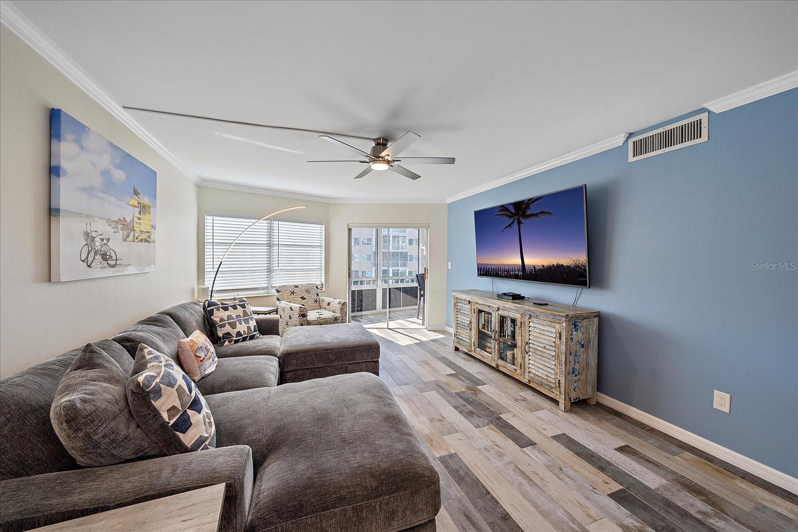 1250 N PORTOFINO DR #203, SARASOTA, FL, 34242