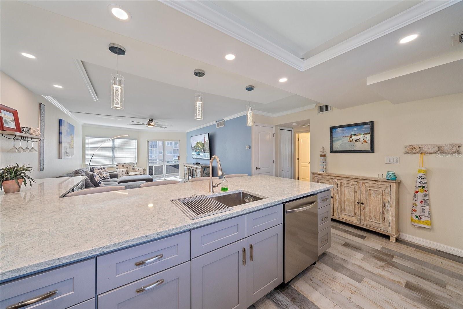 1250 N PORTOFINO DR #203, SARASOTA, FL, 34242