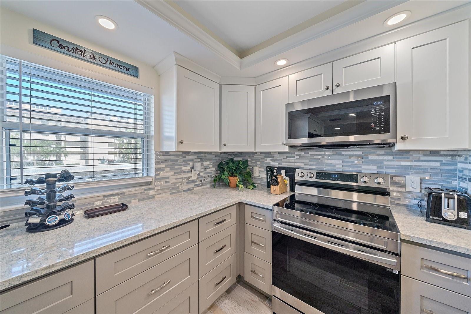 1250 N PORTOFINO DR #203, SARASOTA, FL, 34242