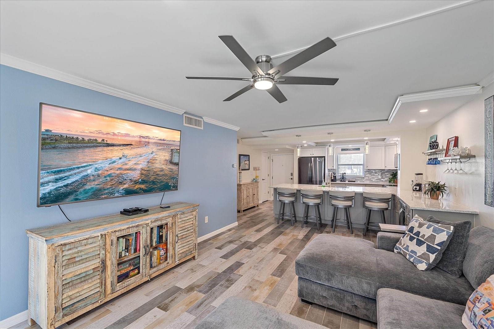 1250 N PORTOFINO DR #203, SARASOTA, FL, 34242