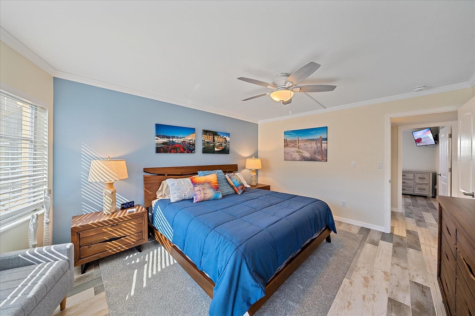 1250 N PORTOFINO DR #203, SARASOTA, FL, 34242