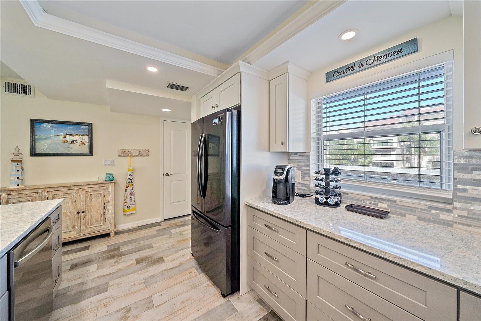 1250 N PORTOFINO DR #203, SARASOTA, FL, 34242