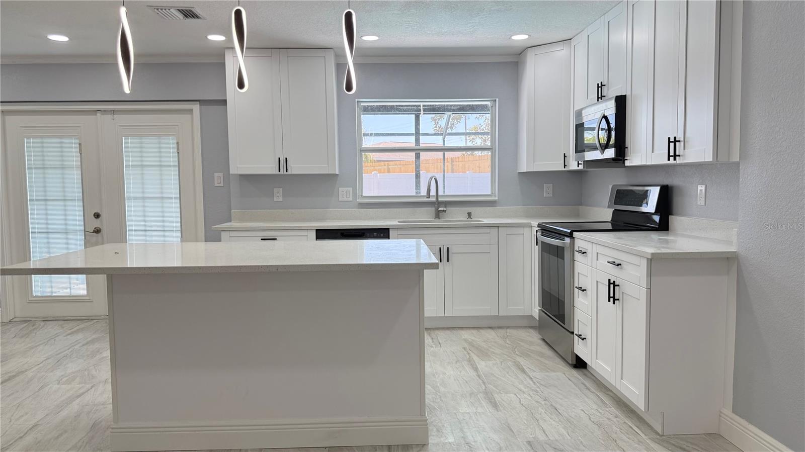 488 FLAMINGO DR, APOLLO BEACH, FL, 33572