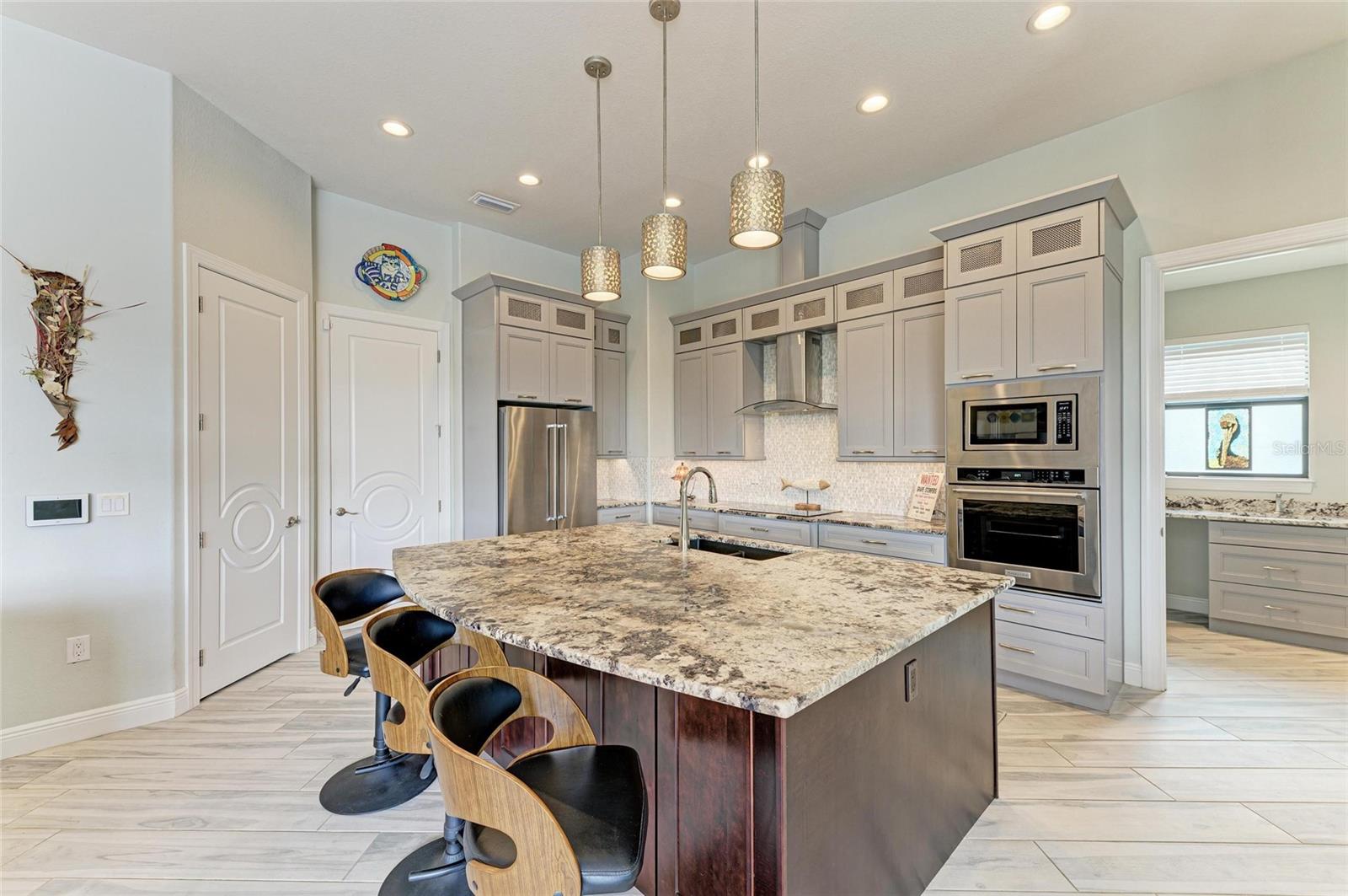 8304 ANTWERP CIR, PORT CHARLOTTE, FL, 33981