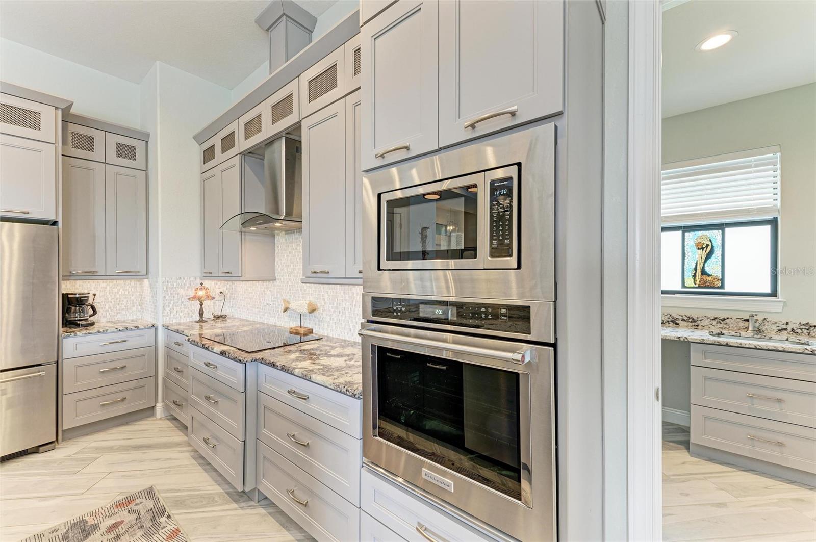 8304 ANTWERP CIR, PORT CHARLOTTE, FL, 33981