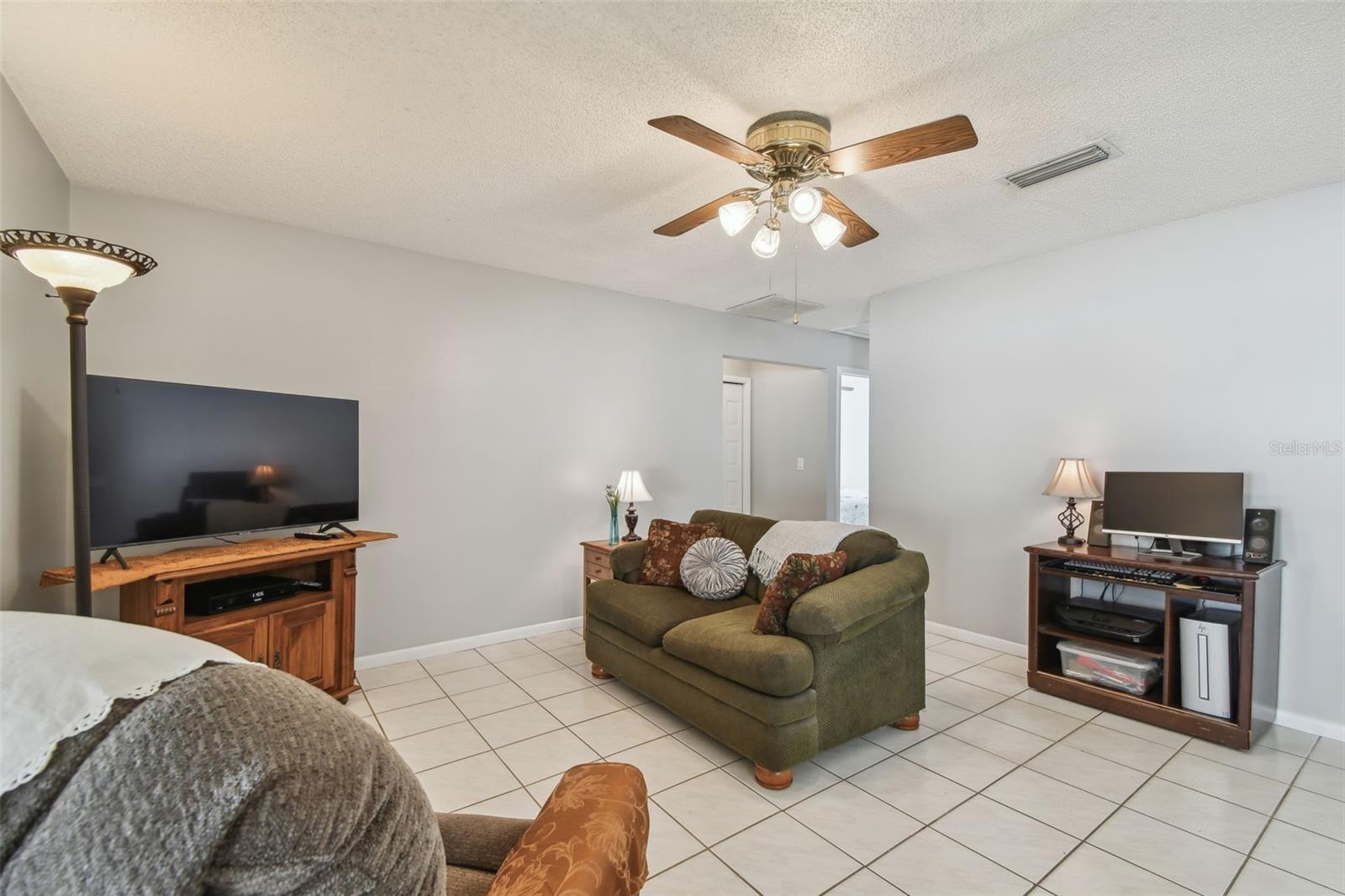 4015 MOUNTAIN SPRINGS LN, TAMPA, FL, 33624