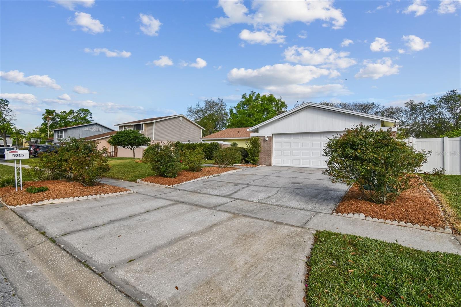 4015 MOUNTAIN SPRINGS LN, TAMPA, FL, 33624