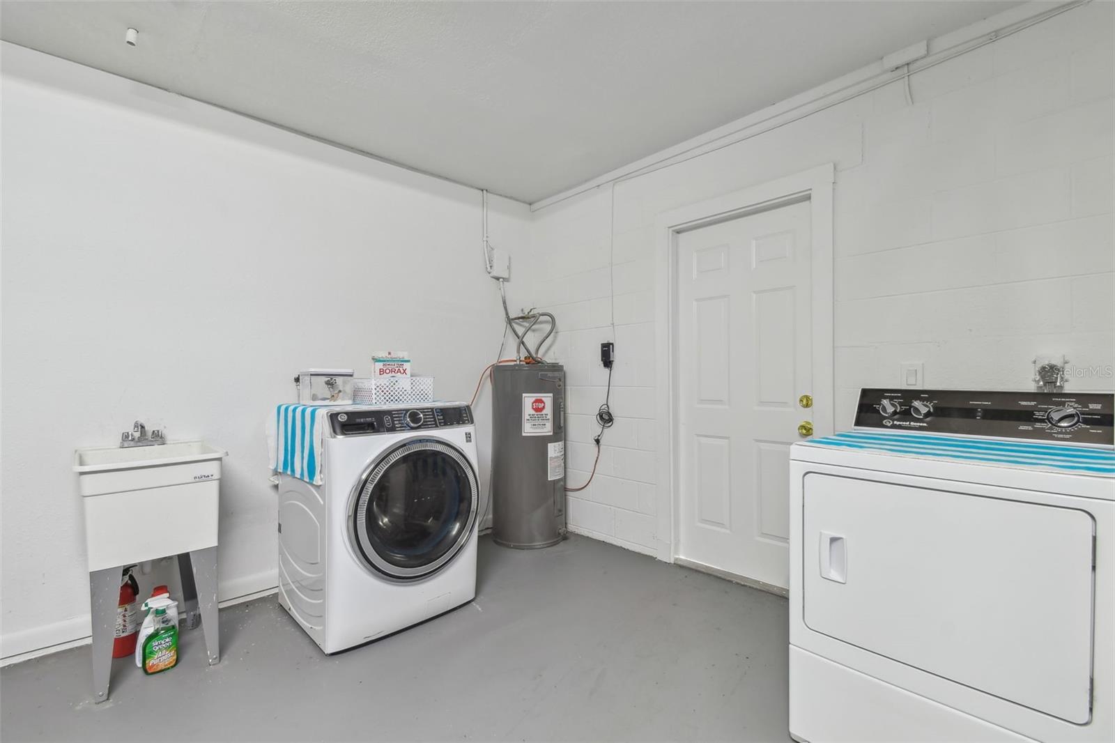 4015 MOUNTAIN SPRINGS LN, TAMPA, FL, 33624