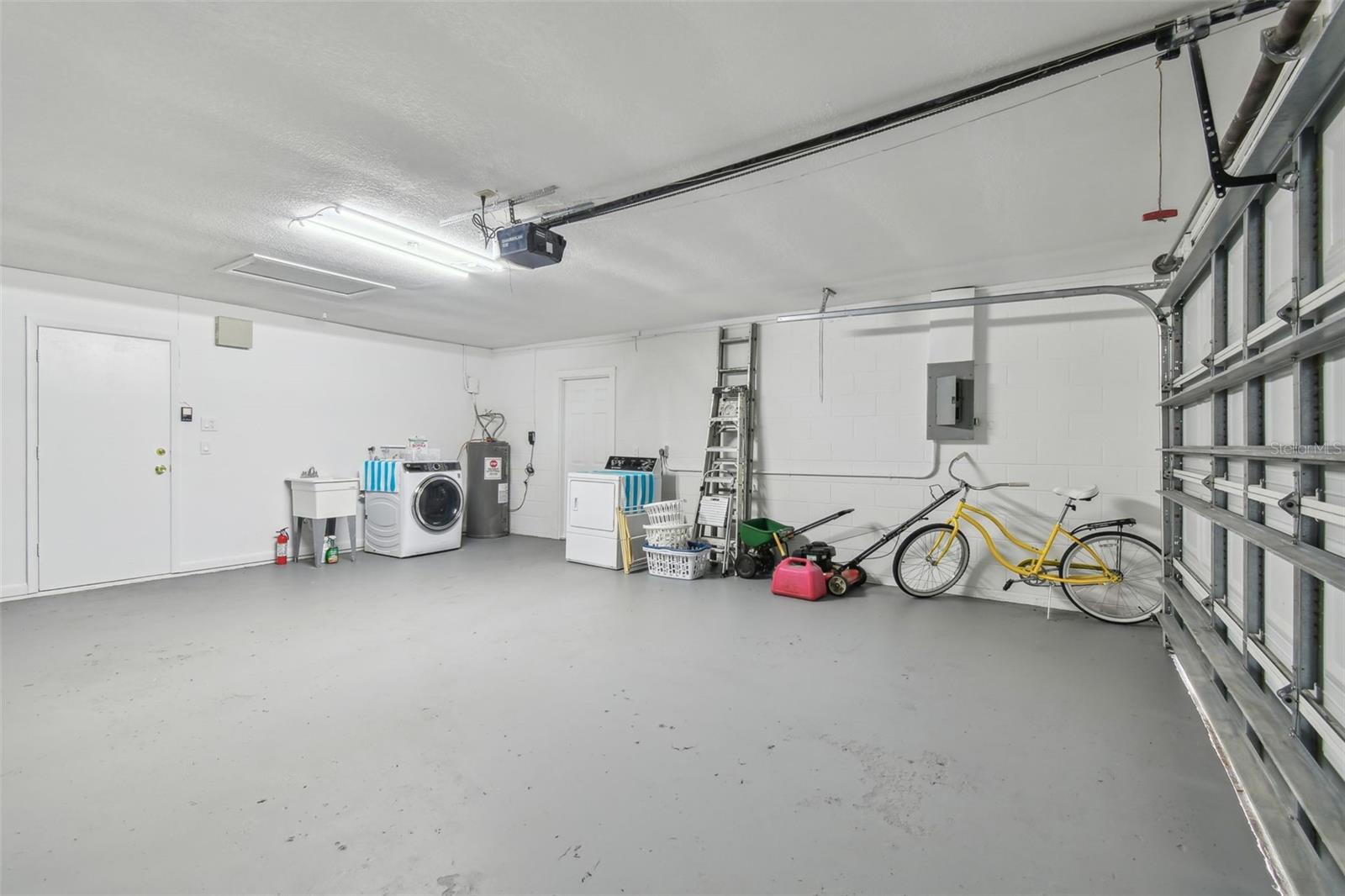 4015 MOUNTAIN SPRINGS LN, TAMPA, FL, 33624