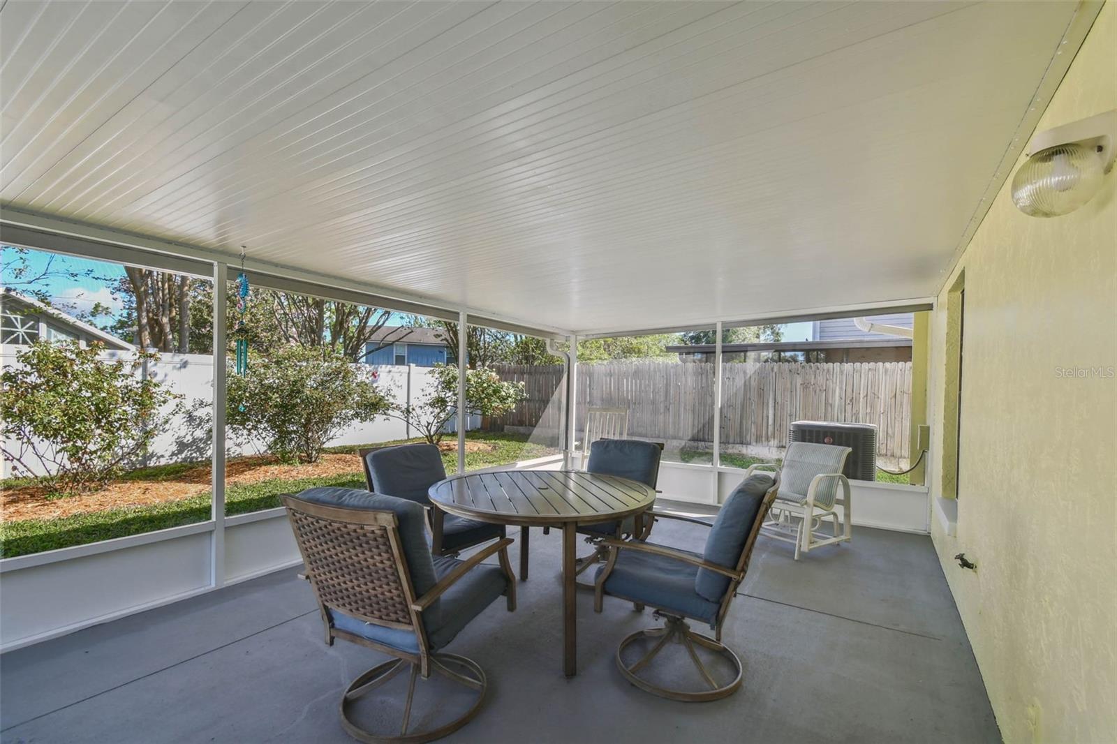 4015 MOUNTAIN SPRINGS LN, TAMPA, FL, 33624
