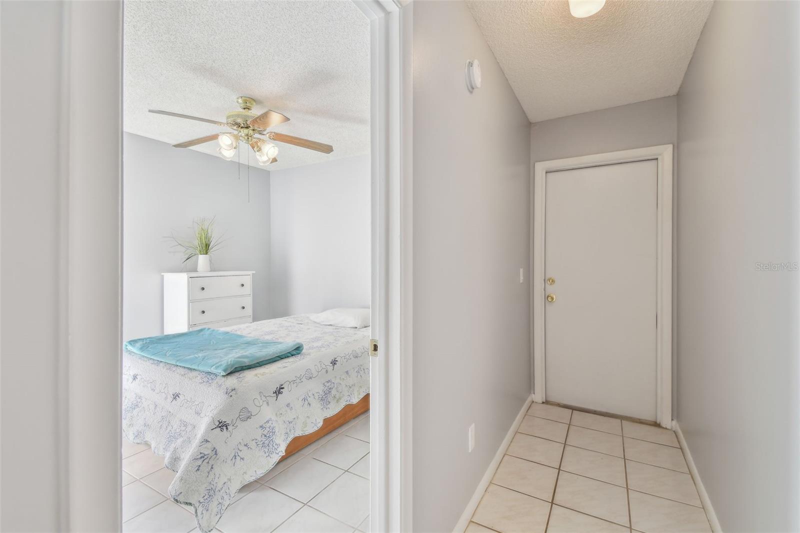 4015 MOUNTAIN SPRINGS LN, TAMPA, FL, 33624