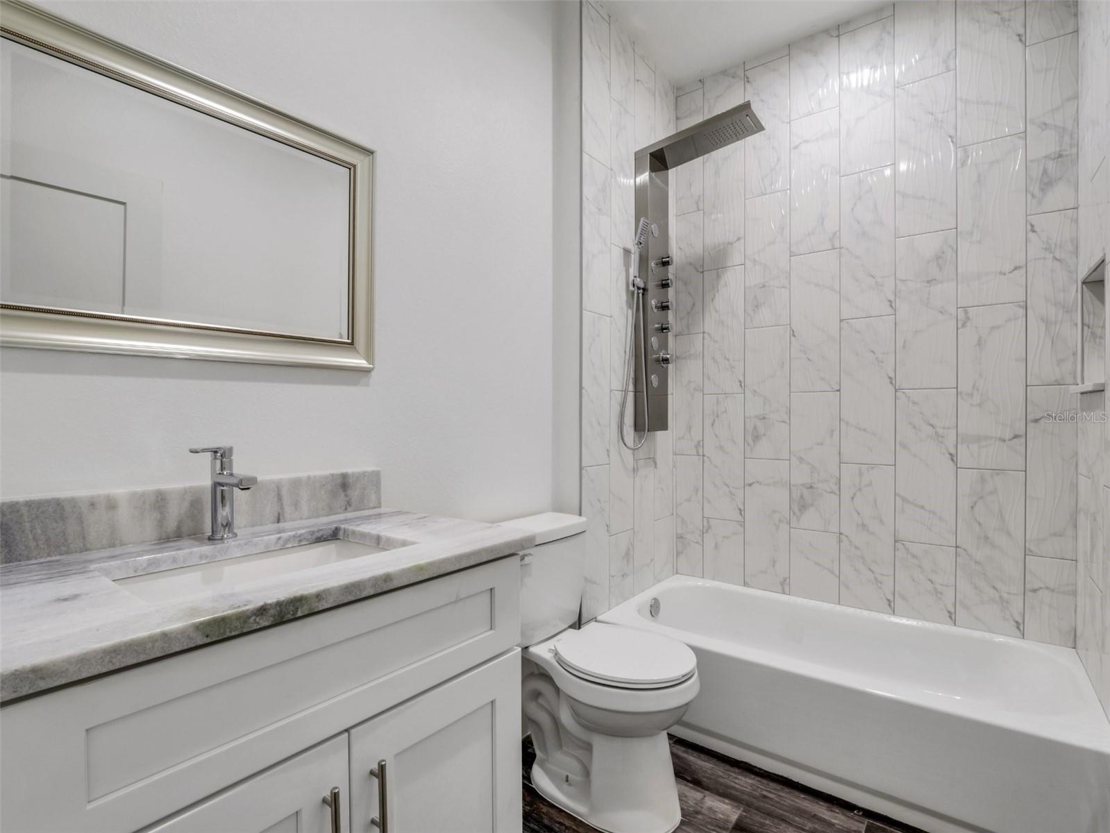 1320 N HIGHLAND ST, MOUNT DORA, FL, 32757