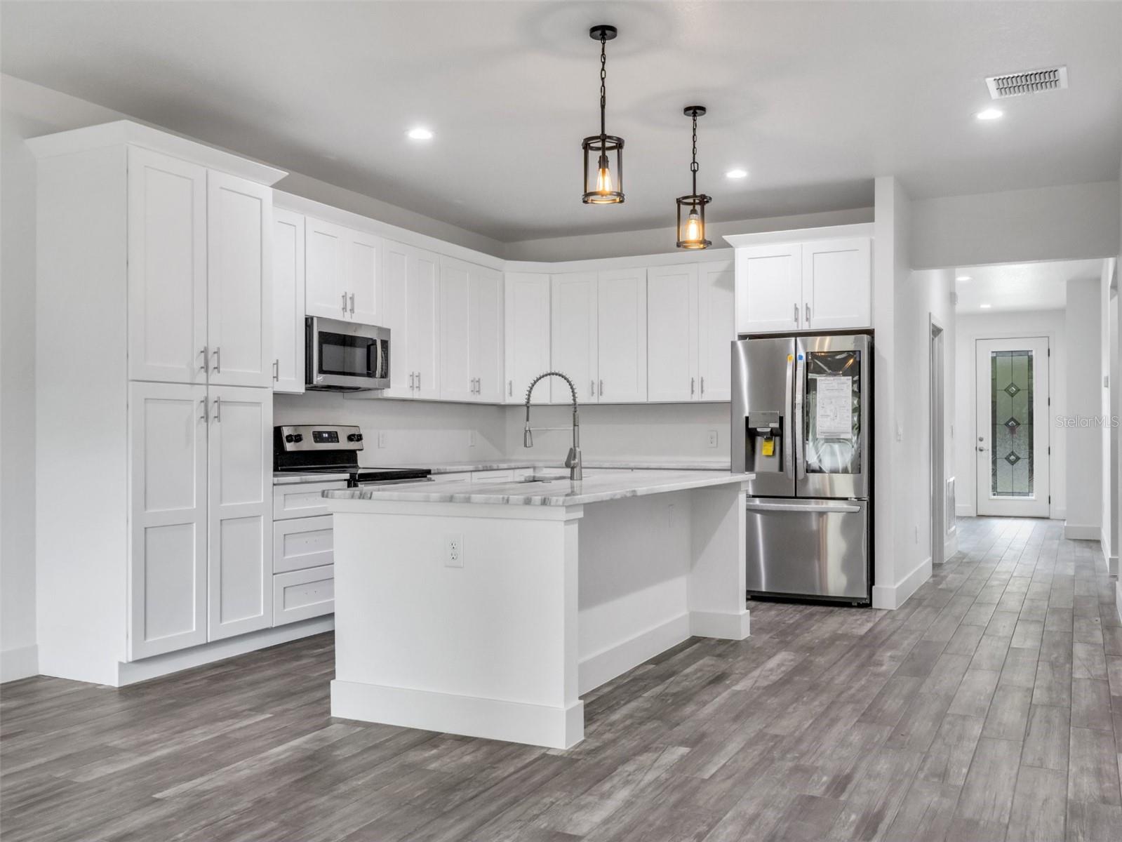 1320 N HIGHLAND ST, MOUNT DORA, FL, 32757