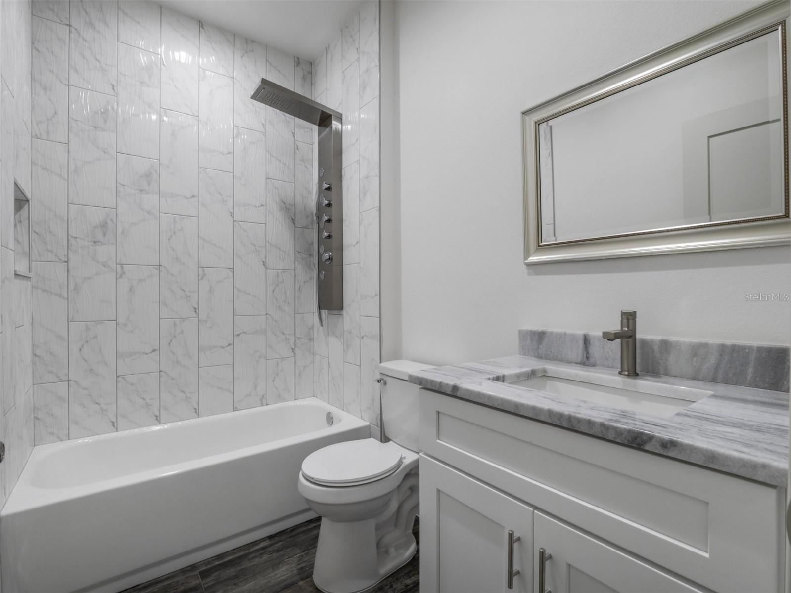 1320 N HIGHLAND ST, MOUNT DORA, FL, 32757