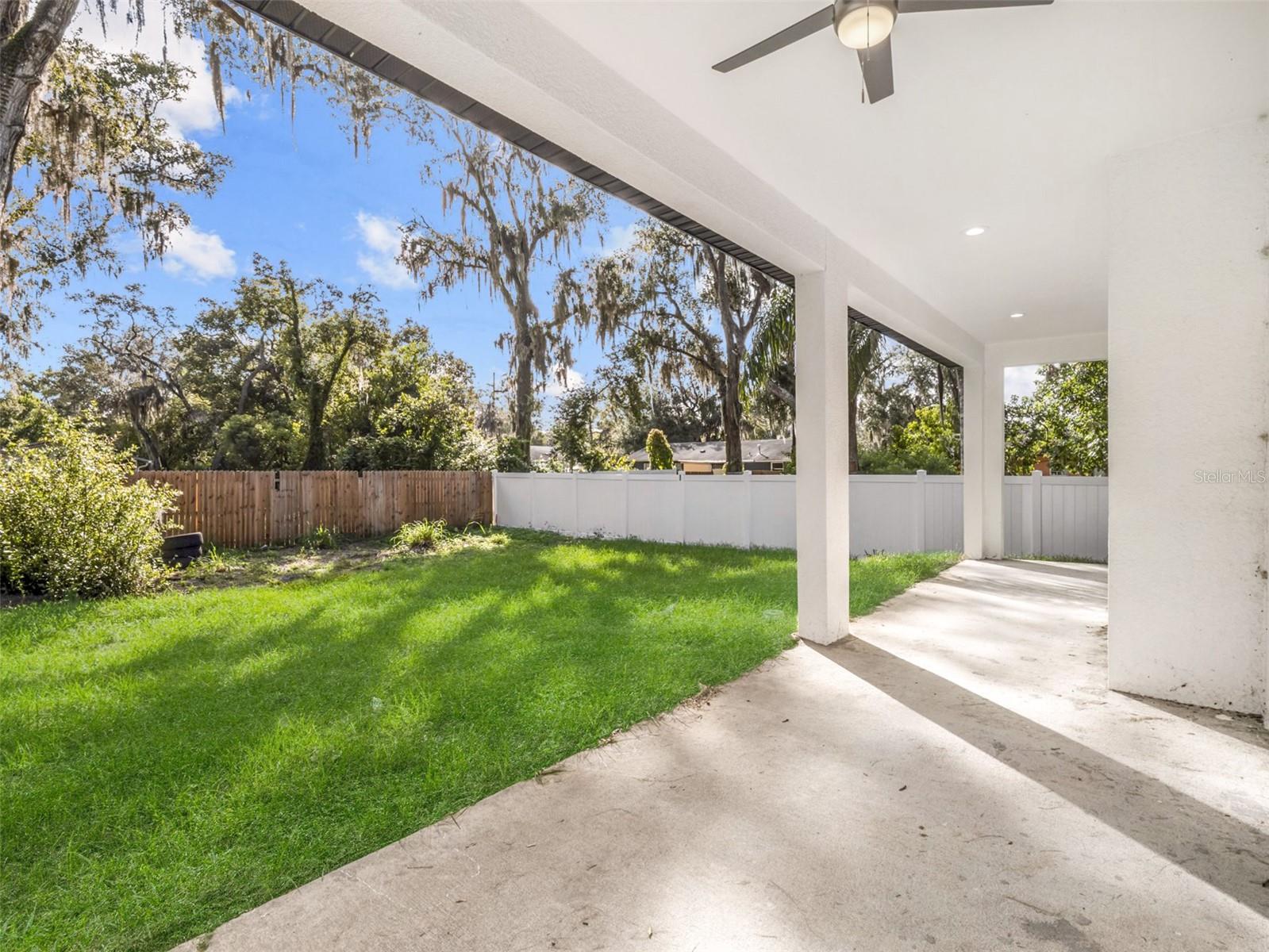 1320 N HIGHLAND ST, MOUNT DORA, FL, 32757