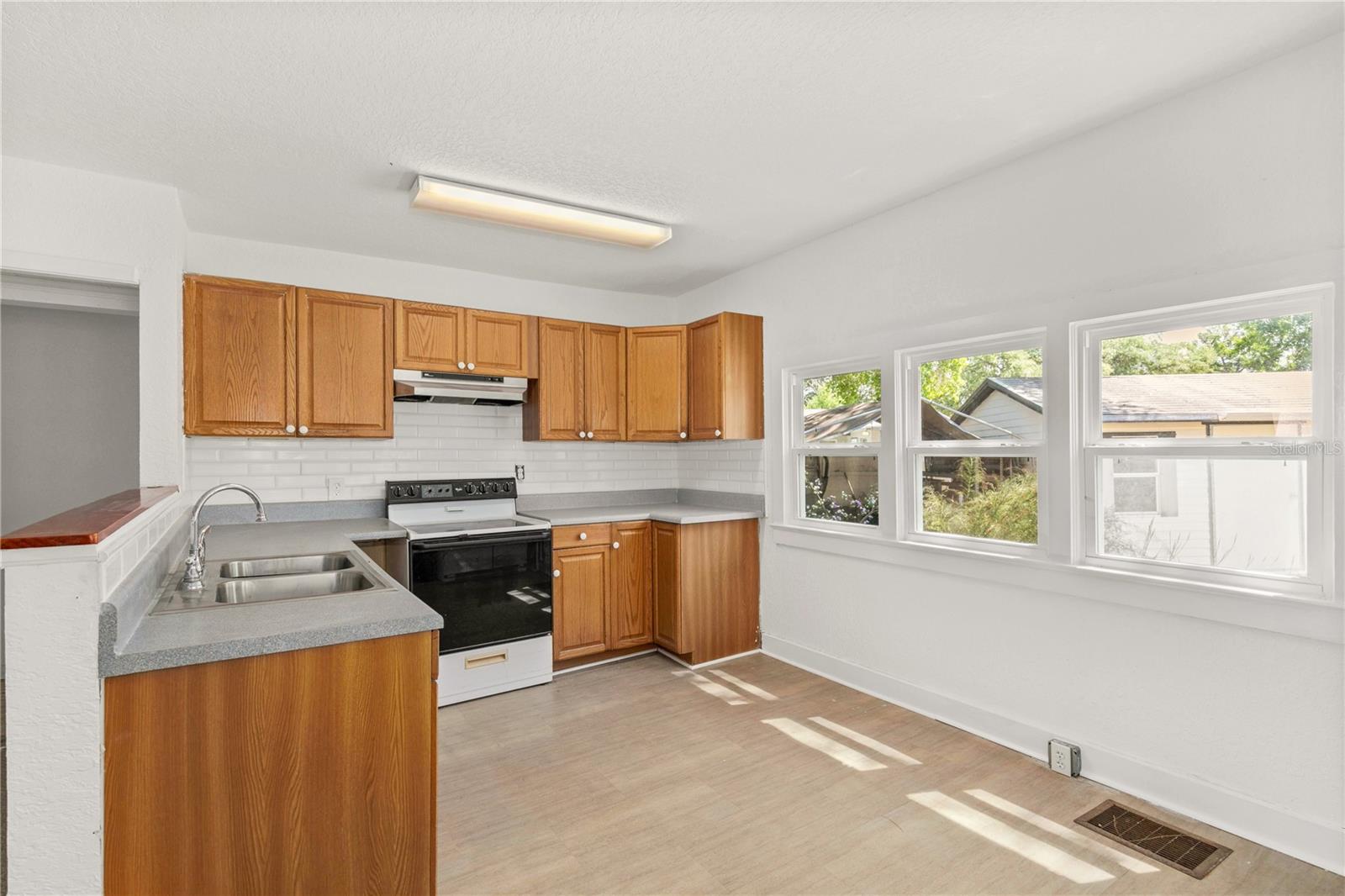 17108 PINE RIDGE DR, UMATILLA, FL, 32784